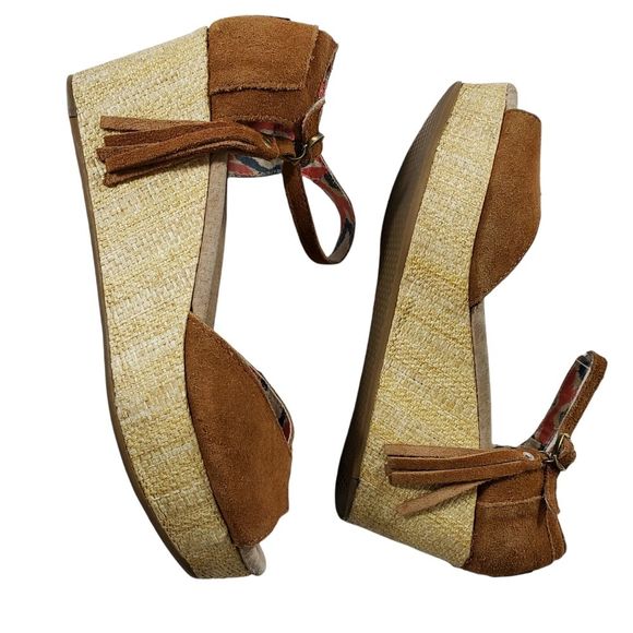1 Day SALE Tom's Suede platform wedge tassel ankle strap - Picture 8 of 11